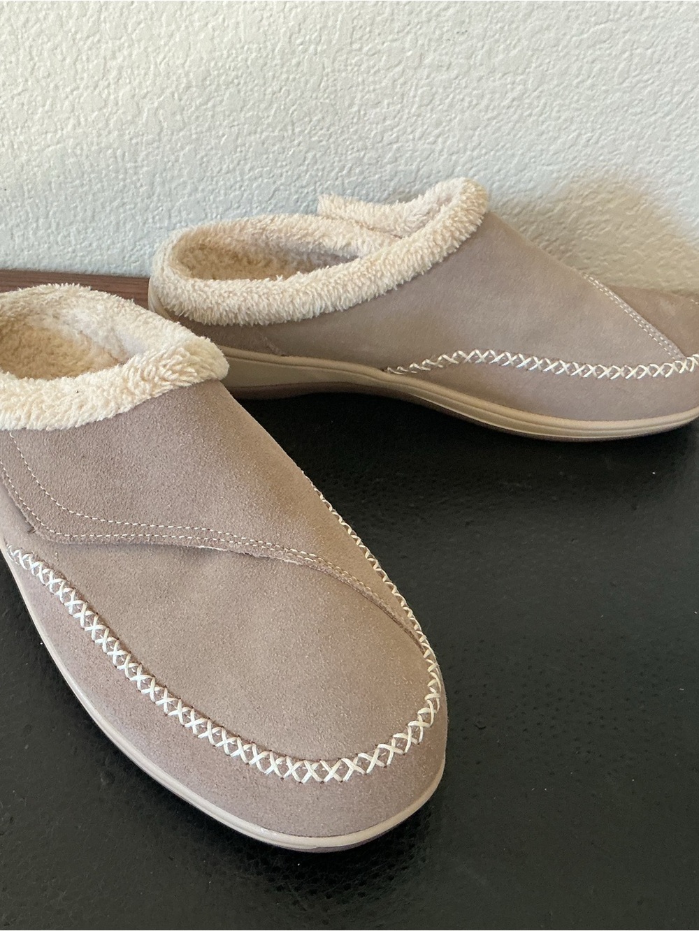 Orthofeet Women Charlotte Beige Leather Faux Fur-Lined Slip On Slipper Size 9